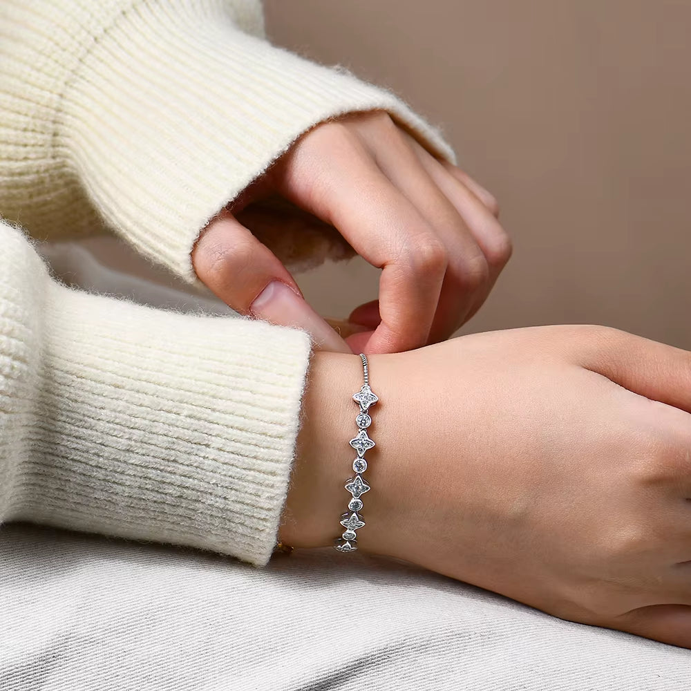 Moissanite Bracelet Four-Pointed Star S925 Sterling Silver for Women Girls Birthday Party Jewelry Gifts Adjustable 24Cm