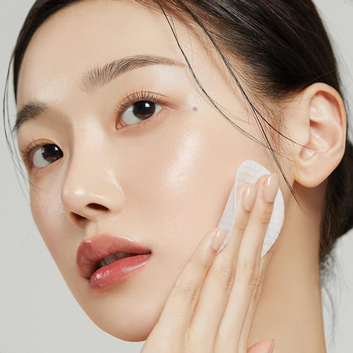 Zero Pore Pads 2.0, Dual-Textured Facial Toner Pads for Exfoliation and Pore Care with 4.5% AHA Lactic Acid & 0.45% BHA Salicylic Acid, Ideal for All Skin Types, Korean Skin Care (70 Pads)