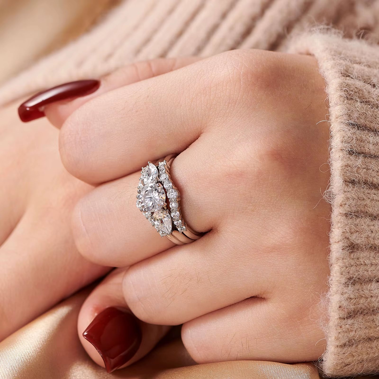 Sterling silver fake diamond rings set with luxury gift box.